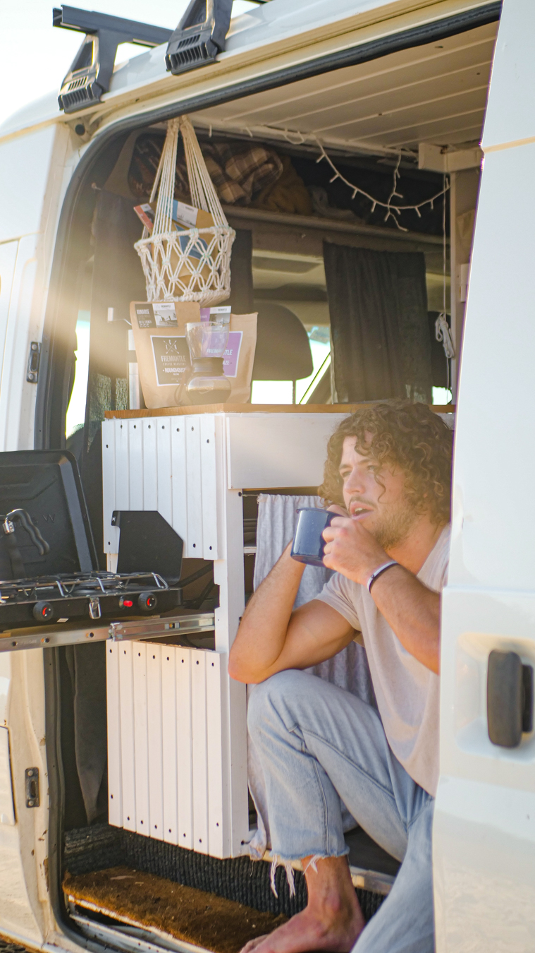 Beachside pour into enamel mug